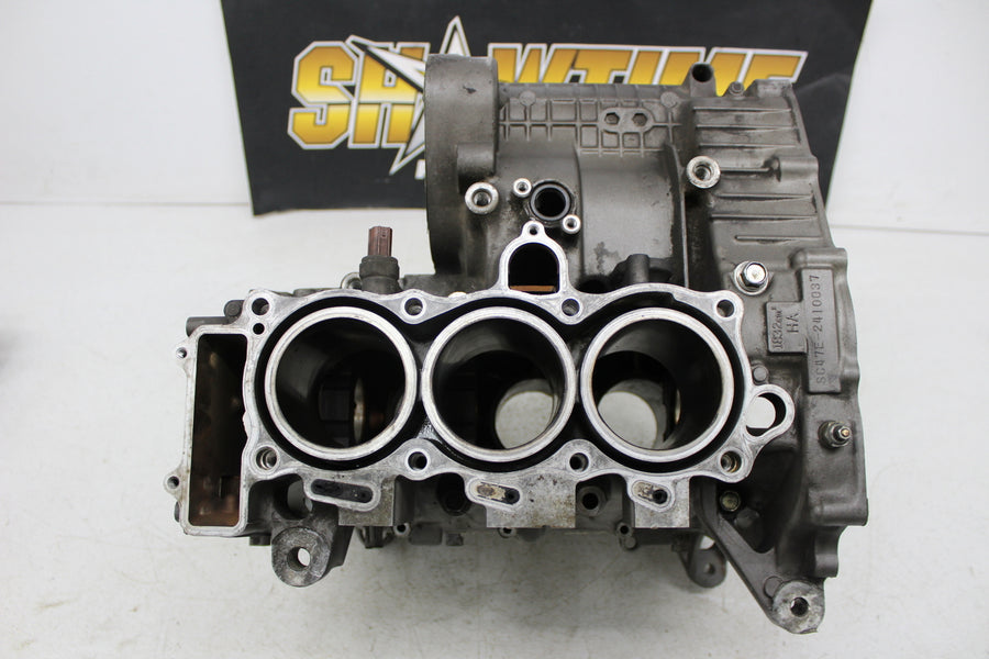 05 HONDA GOLDWING 1800 GL1800 ENGINE MOTOR CRANKCASE CRANK CASES BLOCK