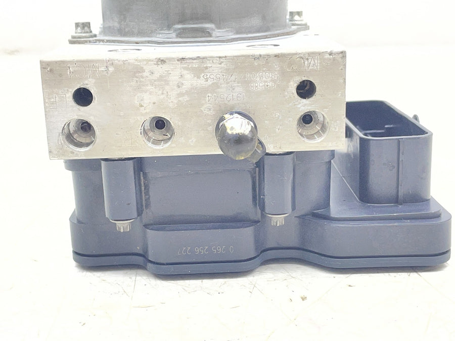 19 POLARIS SLINGSHOT SL ABS PUMP UNIT MODULE