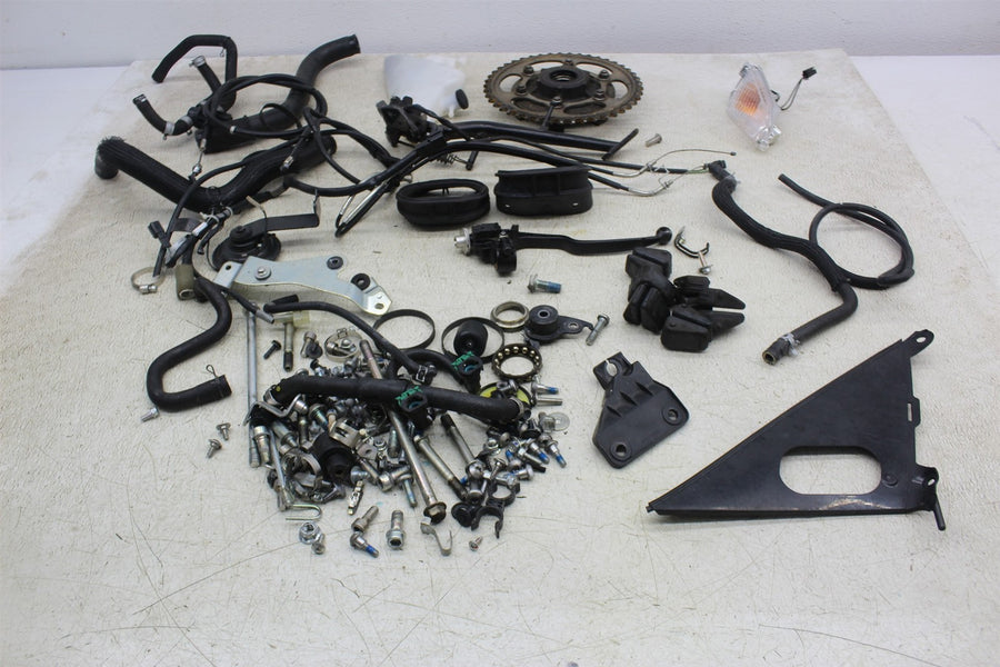 11-24 SUZUKI GSXR 750 GSXR750 PARTS HARDWARE NUTS BOLTS SPROCKET TANK KICKSTAND