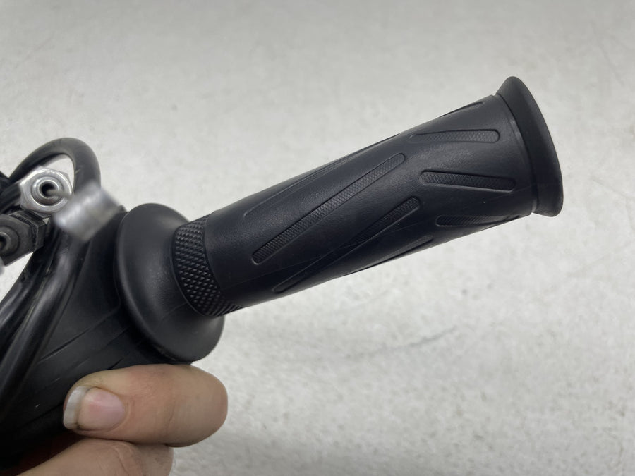 18-21 YAMAHA MT-10 THROTTLE GRIP W/ CABLE