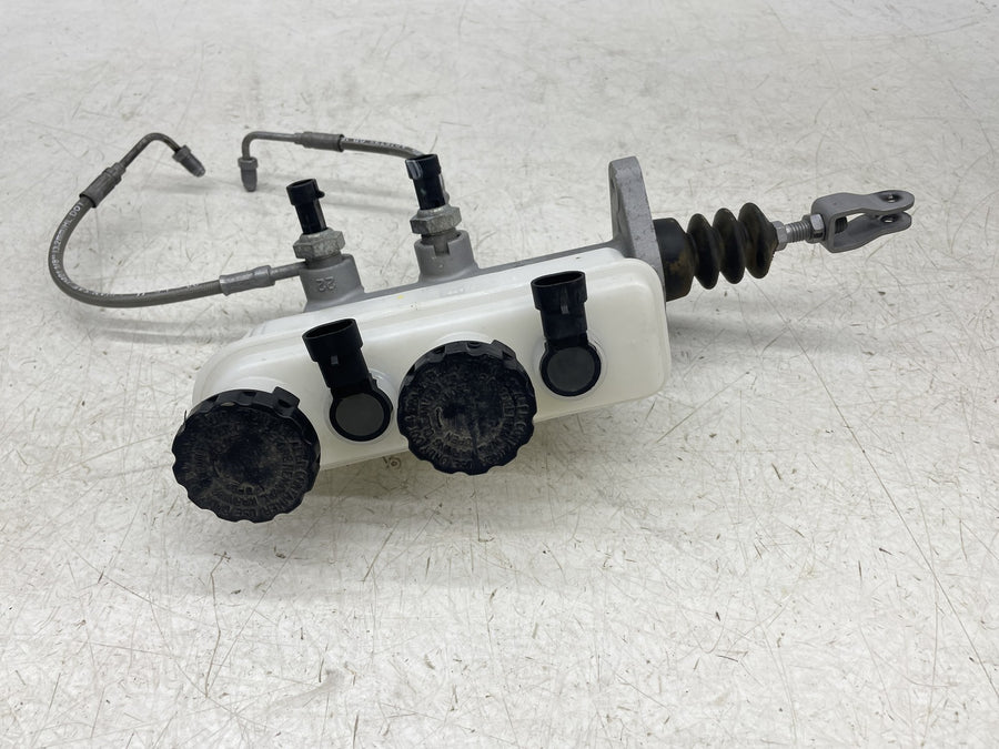 19 POLARIS SLINGSHOT SL BRAKE MASTER CYLINDER RESERVOIR