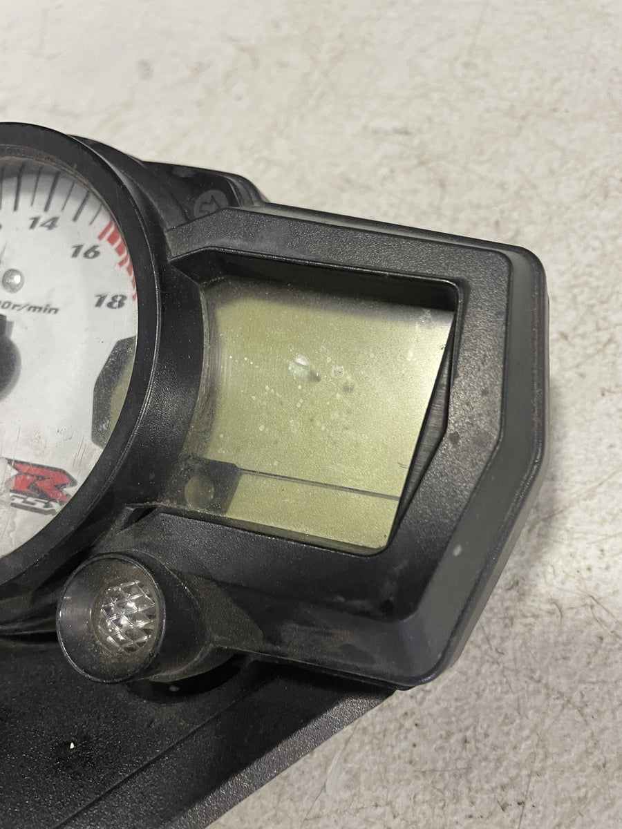 06-07 SUZUKI GSXR600 SPEEDO TACH GAUGES DISPLAY CLUSTER SPEEDOMETER TACHOMETER