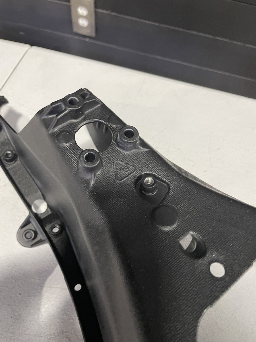 20-26 YAMAHA YZF R1 REAR BACK TAIL SUBFRAME SUB FRAME DAMAGED