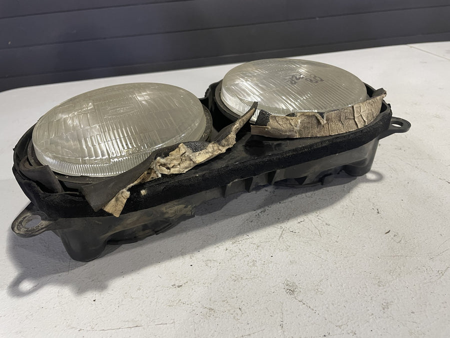 89-90 YAMAHA FZR600 FRONT HEADLIGHT HEAD LIGHT LAMP 2AX-8432A-A0-00