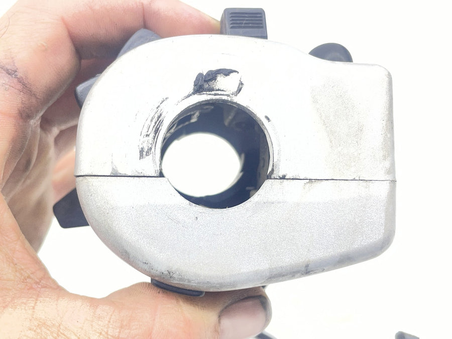 04-06 VICTORY KINGPIN LEFT SWITCH CONTROL HORN SIGNALS SWITCHES 4010775