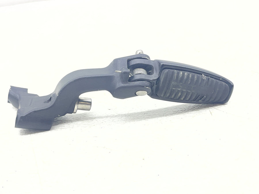 25-26 HARLEY-DAVIDSON NIGHTSTER RH975 LEFT FRONT FOOT REST PEG STEP MOUNT