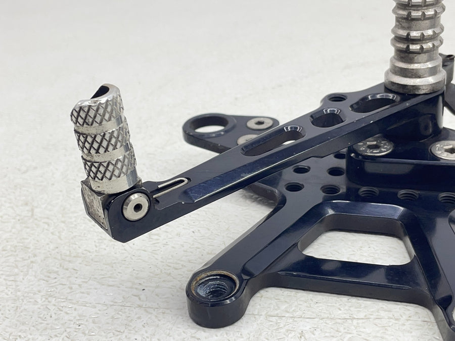 00-01 HONDA RVT1000R RC51 AFTER MARKET REARSET REAR FOOT PEGS SET BRAKE MASTER
