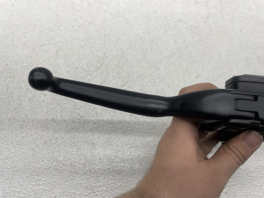 24-26 HARLEY-DAVIDSON ROAD GLIDE FLTRX FRONT BRAKE MASTER CYLINDER