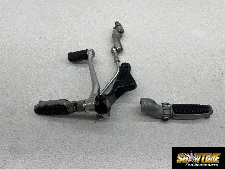 06-07 HARLEY-DAVIDSON STREET ROD VRSCR FRONT FOOT RESTS PEGS STEPS SET PAIR