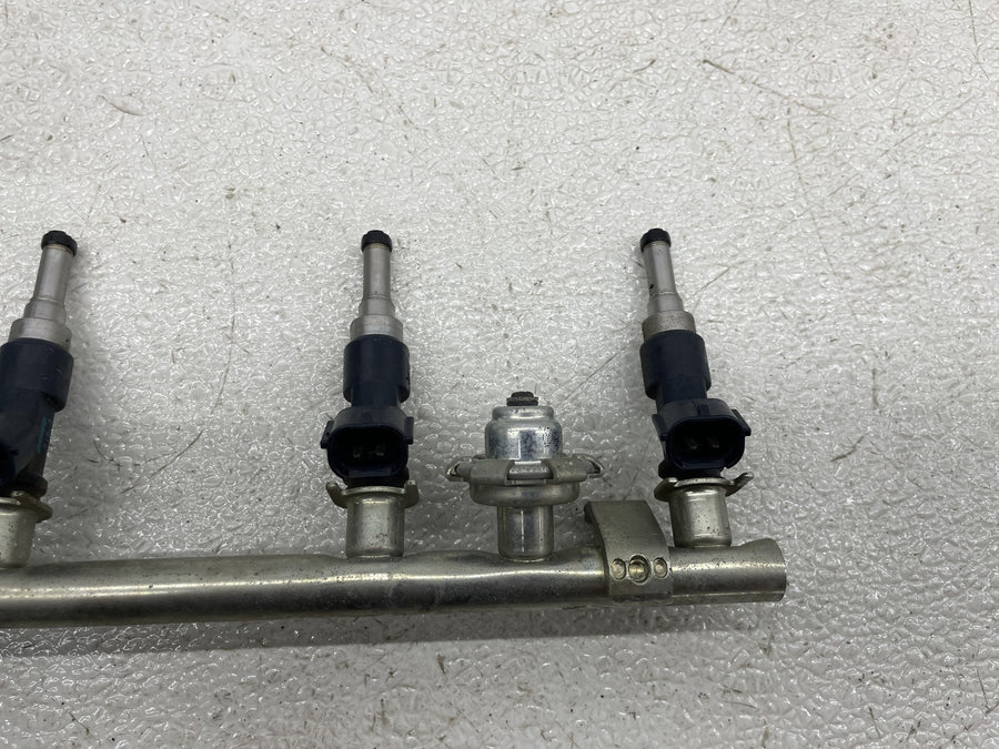 06-15 YAMAHA FZ1 FUEL INJECTORS W/ RAIL