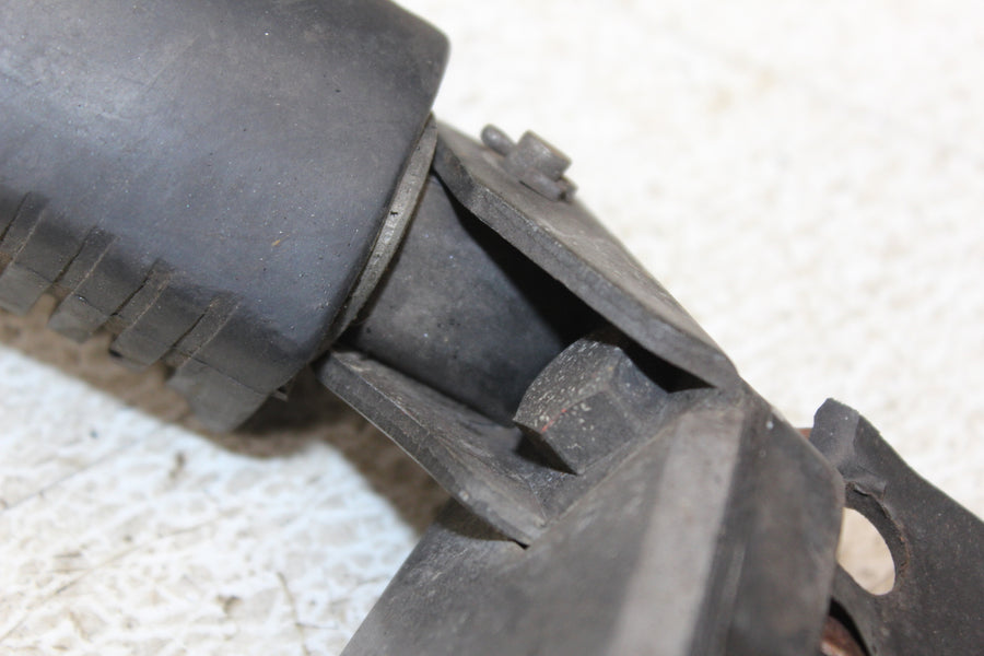 82 KAWASAKI KZ550H FRONT FOOT RESTS PEGS STEPS SET PAIR