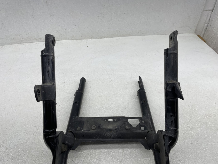 07-11 HARLEY-DAVIDSON ROAD KING CLASSIC FLHRC REAR BACK FENDER SUPPORT SUBFRAME
