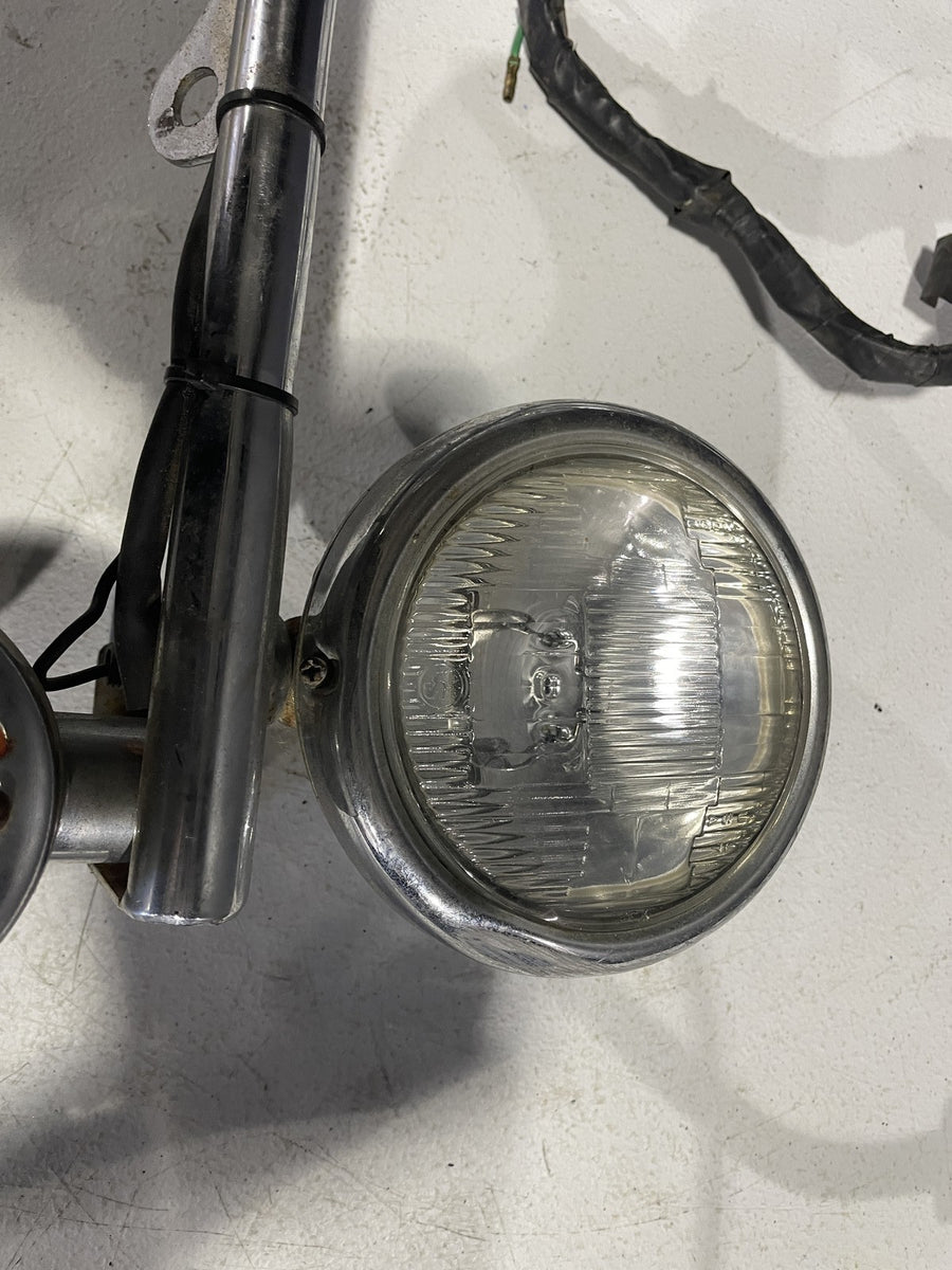 1993 HONDA SHADOW 1100 VT1100CL FRONT HEAD LIGHT HEADLIGHT LAMP BAR 33110-MM2-67