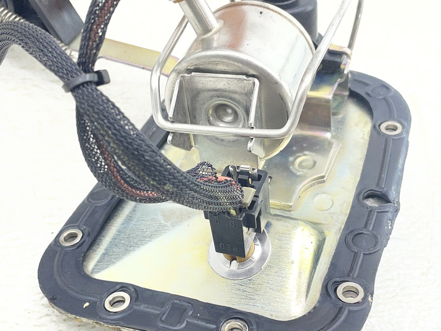 07-09 HARLEY-DAVIDSON SOFTAIL NIGHT TRAIN FXSTB FUEL GAS PUMP 75132-06