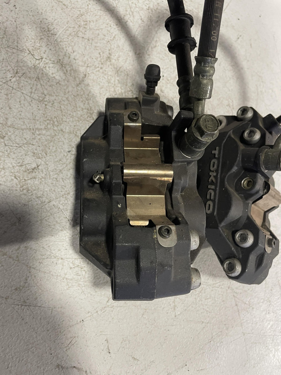 00-03 SUZUKI GSXR750 RIGHT LEFT FRONT BRAKE CALIPER PAIR CALIPERS MASTER CYLINDE