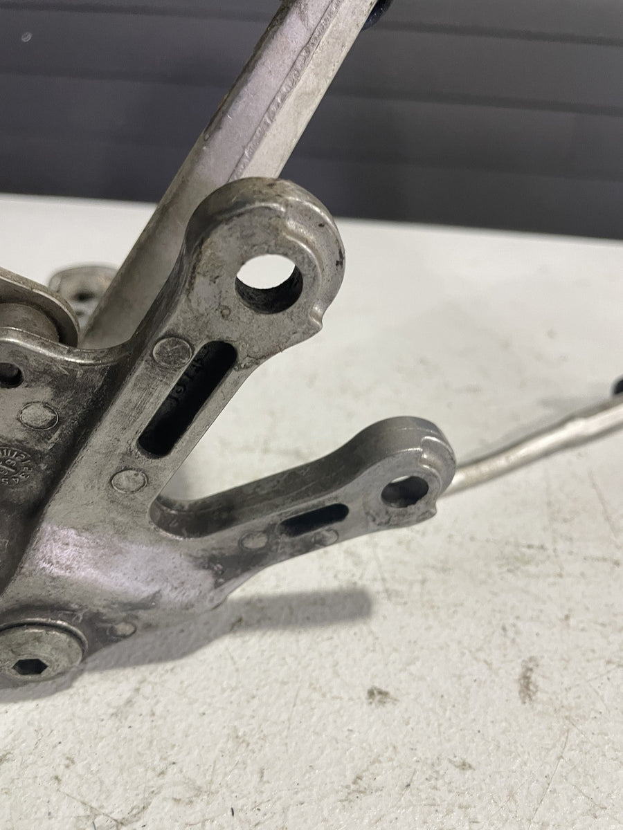 98-99 KAWASAKI NINJA ZX9R LEFT REARSET REAR SET FOOT PEG W SHIFTER
