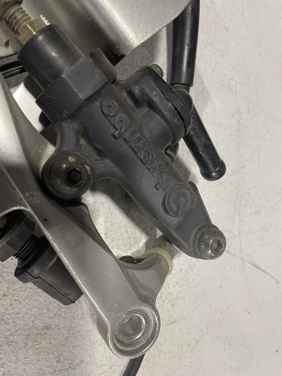 99-02 YAMAHA YZF R6 RIGHT REARSET REAR MASTER DRIVER FOOT PEG REST STOP