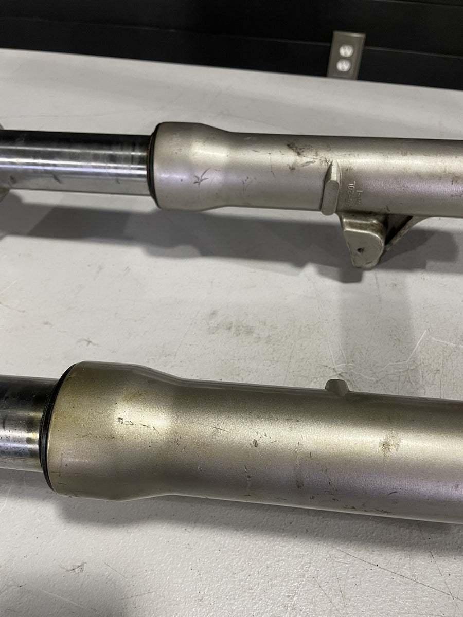 97-00 SUZUKI GSXR600 FRONT FORKS SHOCK SUSPENSION PAIR LOWER TRIPLE TREE