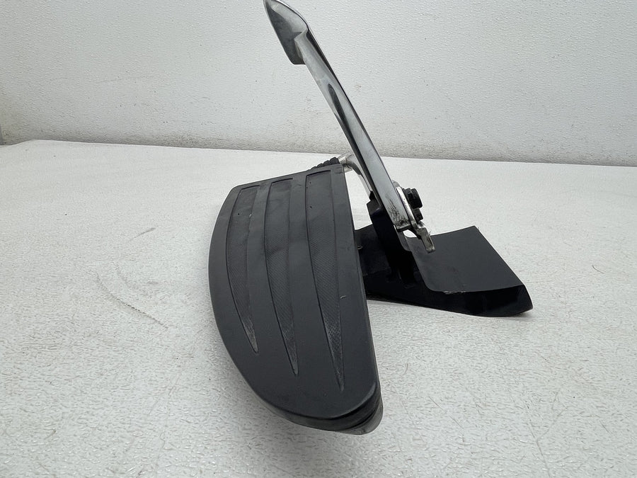 12-17 VICTORY CROSS COUNTRY TOUR LEFT FRONT FOOT REST BOARD STEP SHIFTER
