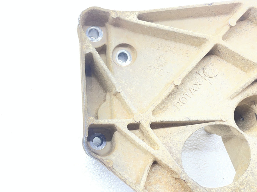 20 CAN-AM MAVERICK X3 DS TURBO MOTOR ENGINE TRANSMISSION MOUNT STAY BRACKET
