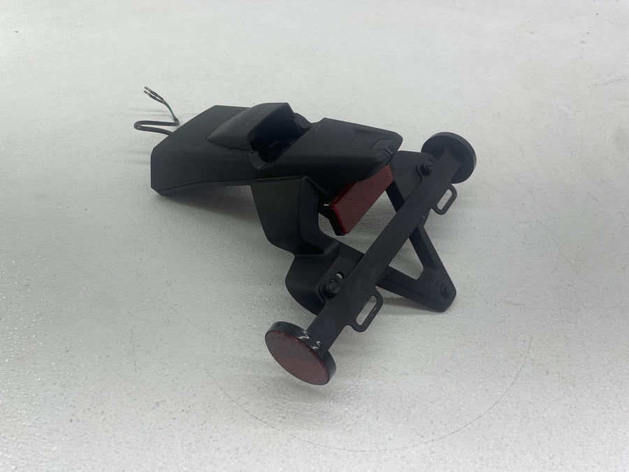 23-25 CF-MOTO 675SS REAR LICENSE PLATE MOUNT LIGHT