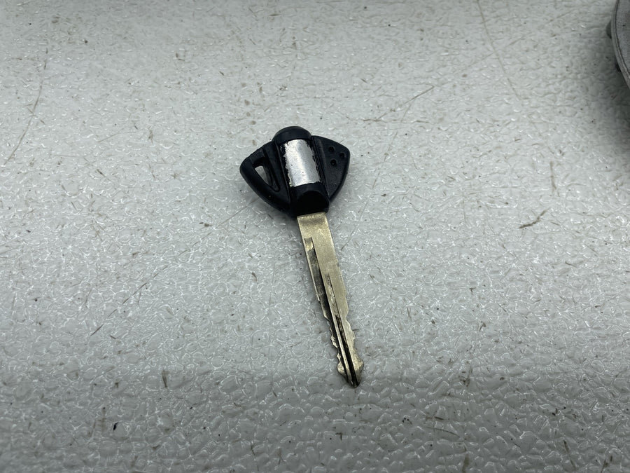 06-07 SUZUKI GSXR600 IGNITION LOCK KEY SET W/ GAS CAP AND SEAT LOCK