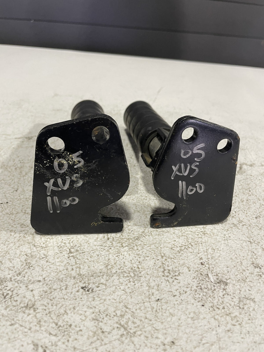 99-09 YAMAHA V STAR 1100 XVS1100A CLASSIC REAR PASSENGER FOOT STEP PEGS