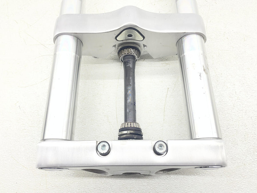 04-06 VICTORY KINGPIN FRONT FORKS SHOCK SUSPENSION TRIPLE TREE STRAIGHT