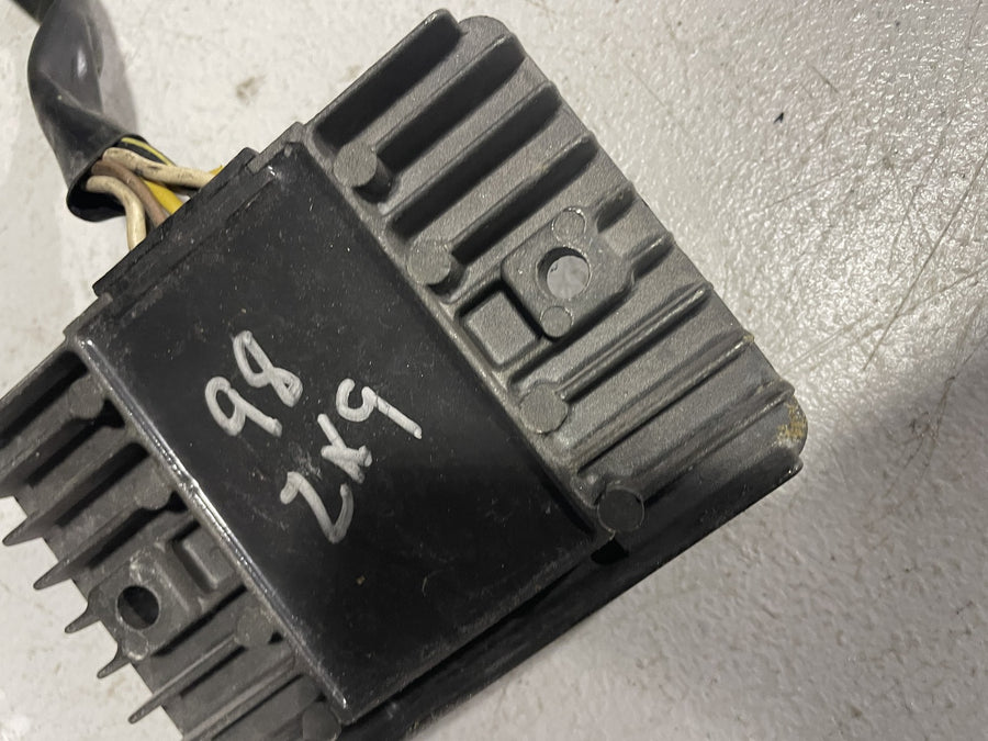 98-99 KAWASAKI NINJA ZX9R RECTIFIER VOLTAGE REGULATOR
