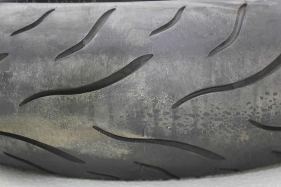 KENDA KM1 ST ROAD 120/70 ZR17 M/C (58W) FRONT TIRE (TREAD:4/32NDS)