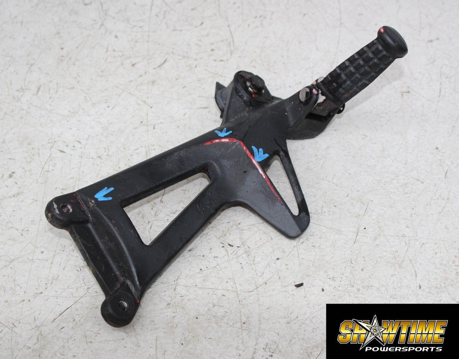 98-04 TRIUMPH SPRINT 955 RIGHT REAR BACK PASSENGER PEG