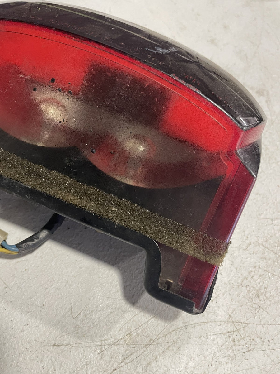 97 YAMAHA YZF1000R REAR TAIL TAILLIGHT BACK BRAKE LIGHT