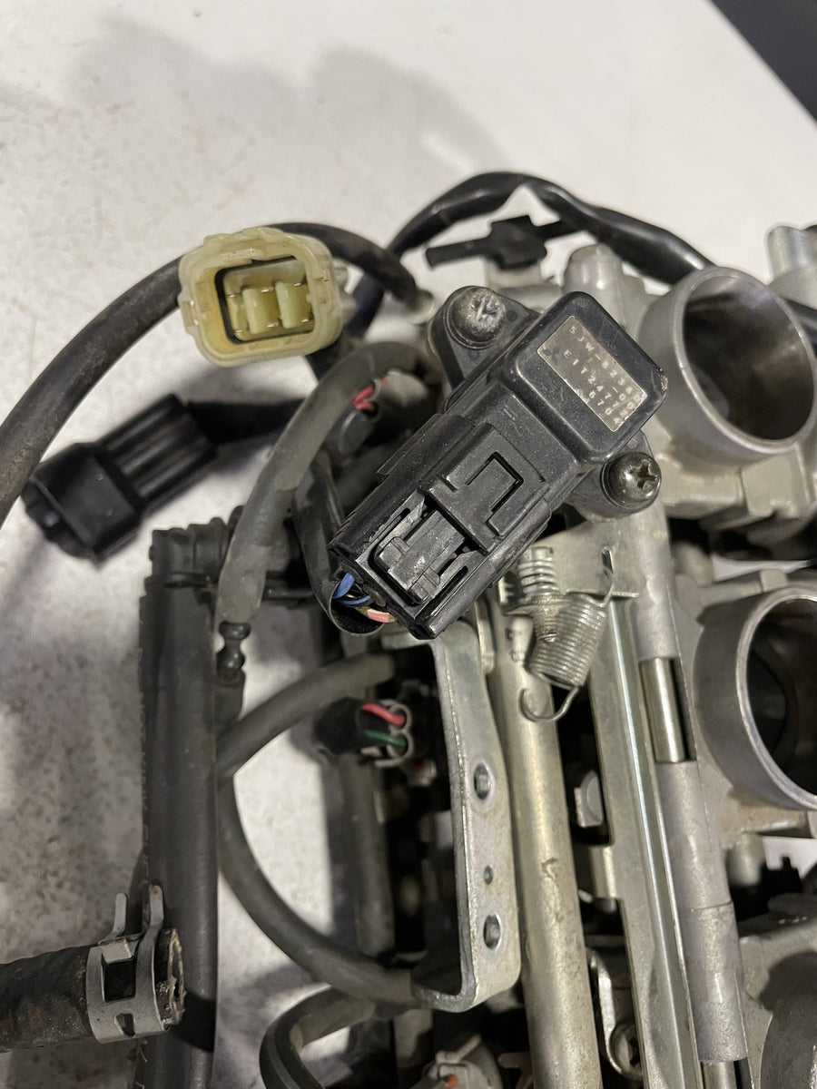 03-05 YAMAHA YZF R6/YZF R6S THROTTLE BODY BODIES FUEL INJECTORS TPS