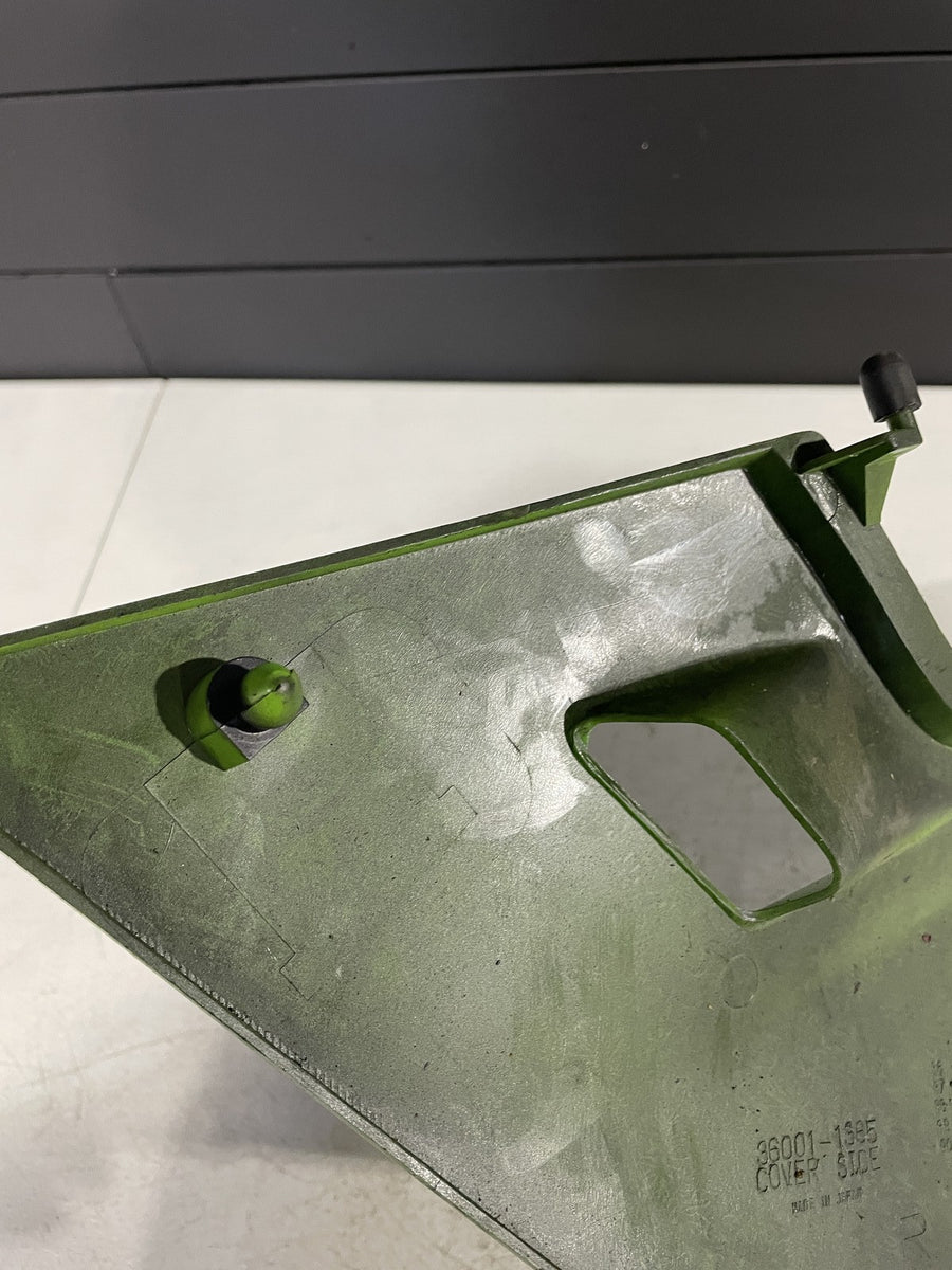 88-07 KAWASAKI NINJA 250R EX250F RIGHT FRONT SIDE SEAT SADDLE PANEL TRIM COWL