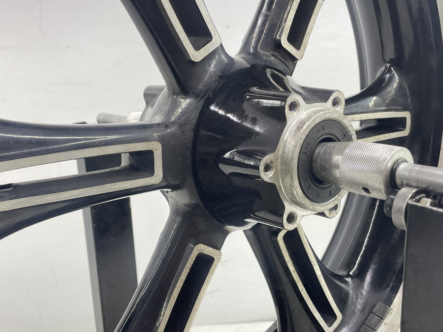 12-17 VICTORY CROSS COUNTRY TOUR FRONT WHEEL RIM
