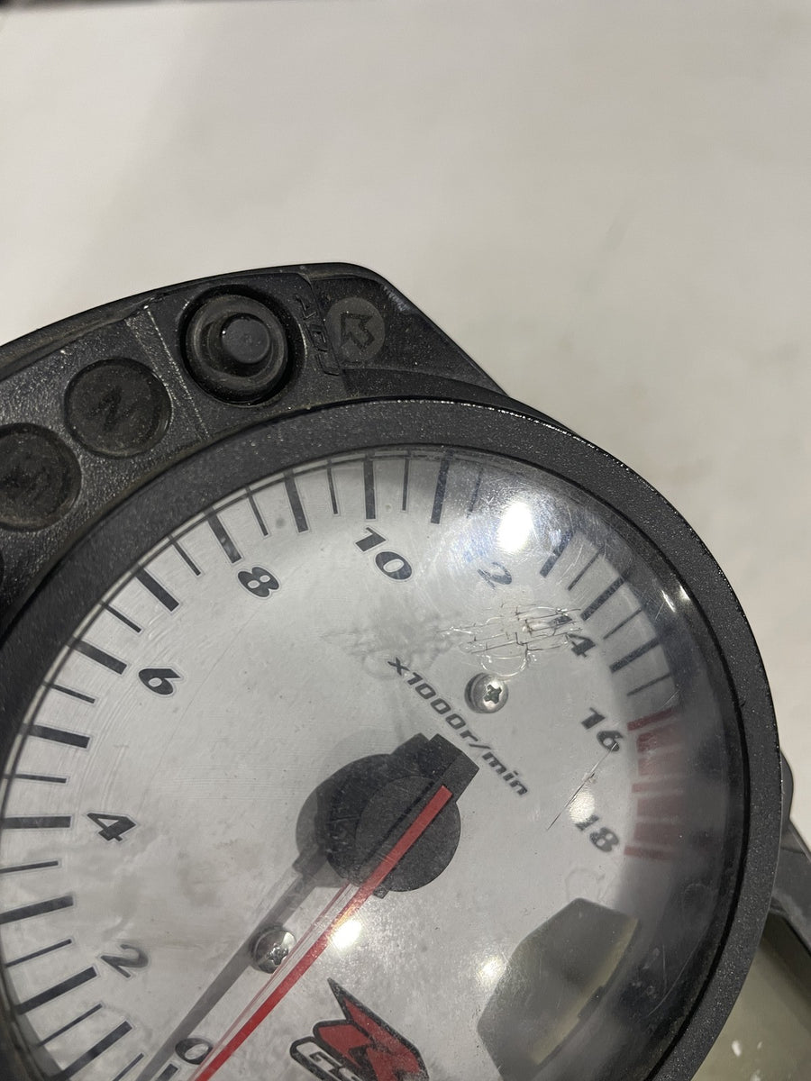 06-07 SUZUKI GSXR600 SPEEDO TACH GAUGES DISPLAY CLUSTER SPEEDOMETER TACHOMETER