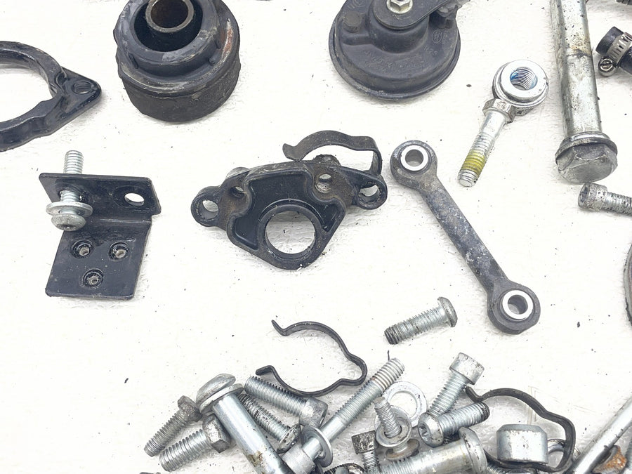 21-22 HARLEY-DAVIDSON IRON 883 XL883N PARTS HARDWARE MOUNTS HORN BATTERY TRAY