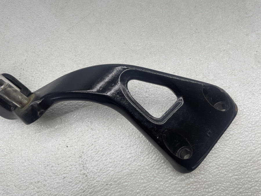 20-24 HARLEY-DAVIDSON SOFTAIL STANDARD FXST RIGHT FRONT FOOT REST PEG STEP