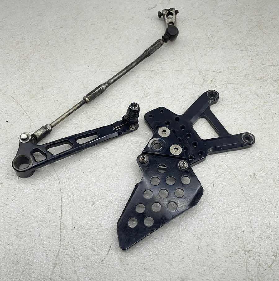 00-01 HONDA RVT1000R RC51 AFTER MARKET REARSET REAR FOOT PEGS SET BRAKE MASTER