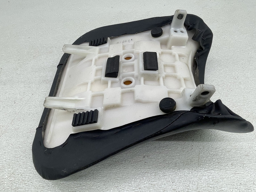 04-05 SUZUKI GSXR750 FRONT REAR DRIVERS PASSENGER SEAT PAD CUSHION SET