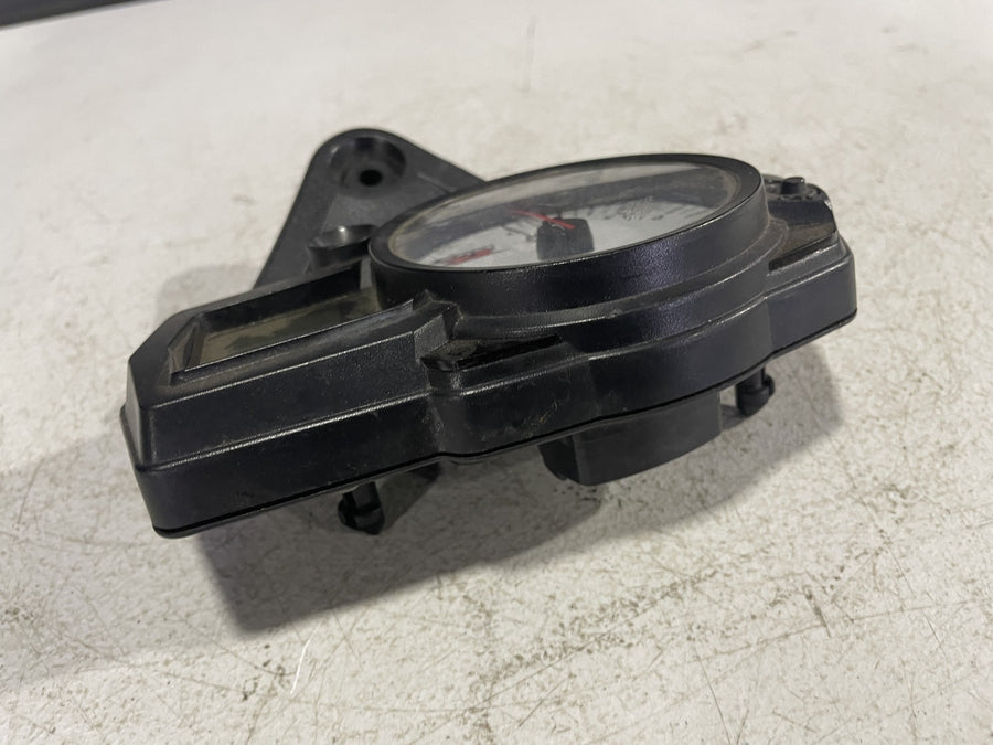 06-07 SUZUKI GSXR600 SPEEDO TACH GAUGES DISPLAY CLUSTER SPEEDOMETER TACHOMETER