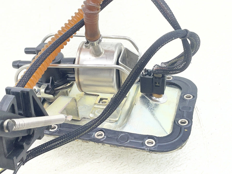 07-09 HARLEY-DAVIDSON SOFTAIL NIGHT TRAIN FXSTB FUEL GAS PUMP 75132-06