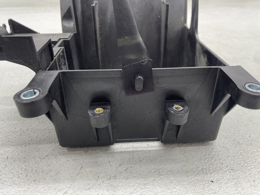 17-23 HARLEY-DAVIDSON ELECTRA GLIDE ULTRA LIMITED FLHTK BATTERY TRAY BOX HOLDER