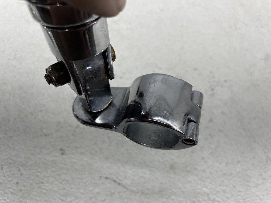 07-11 HARLEY-DAVIDSON ROAD KING FLHR FRONT FOOT RESTS PEGS STEPS SET PAIR