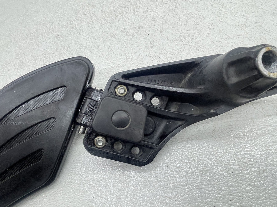 12-17 VICTORY CROSS COUNTRY TOUR LEFT REAR PASSENGER FOOT BOARD MOUNT 5137787