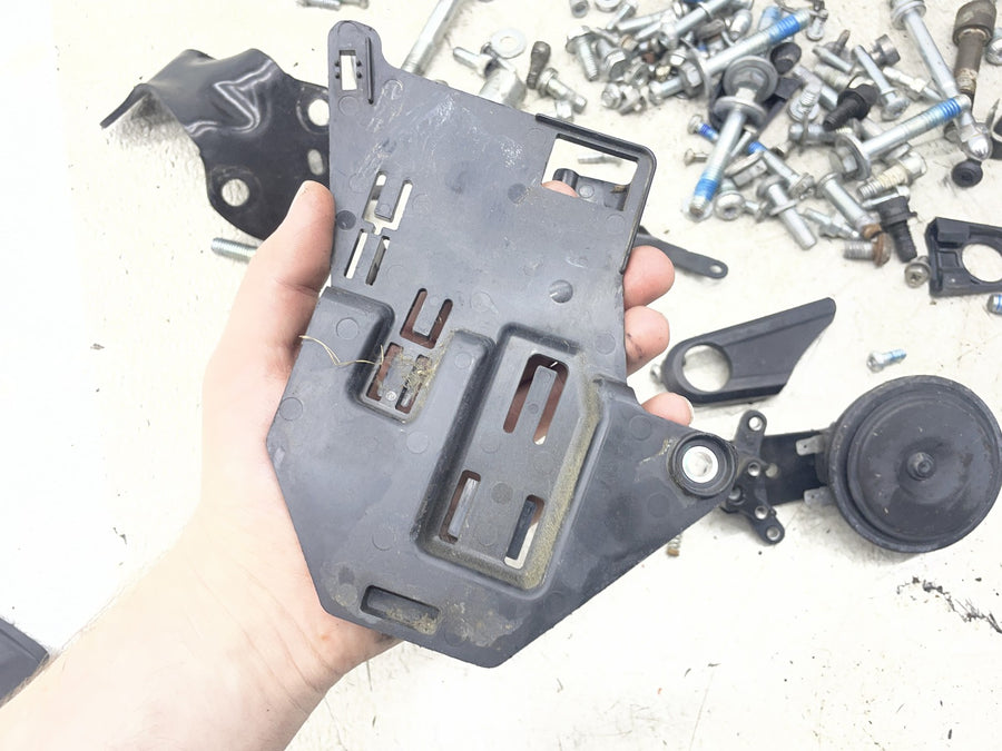 20-24 HARLEY-DAVIDSON SOFTAIL STANDARD FXST PARTS HARDWARE