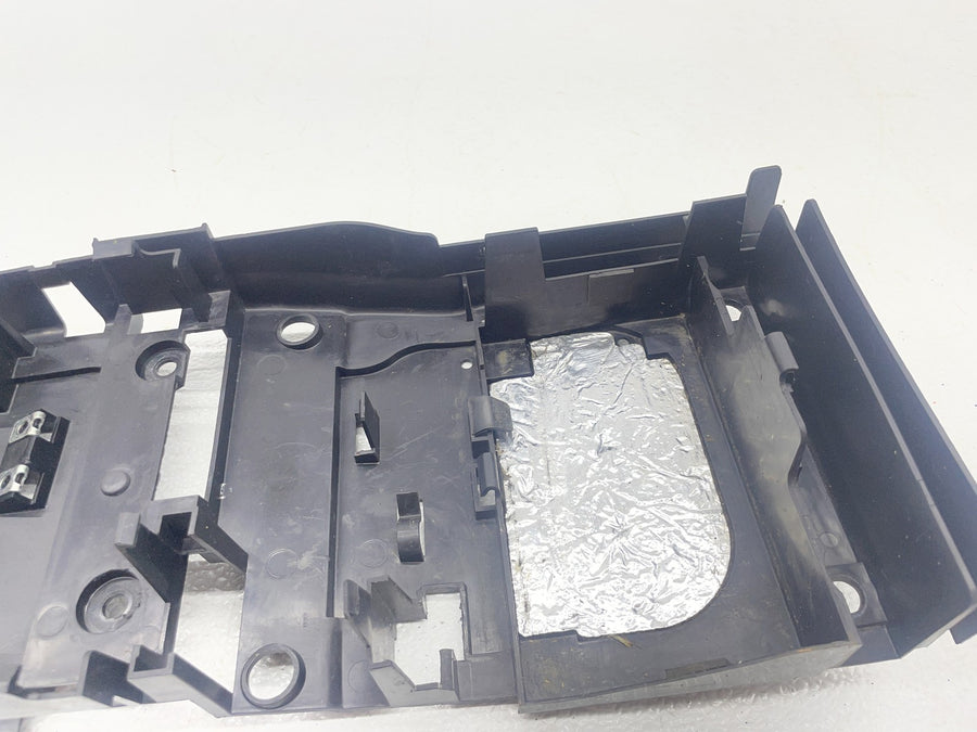 08-16 YAMAHA YZF R6 REAR BACK TAIL UNDERTAIL BATTERY TRAY PLASTIC