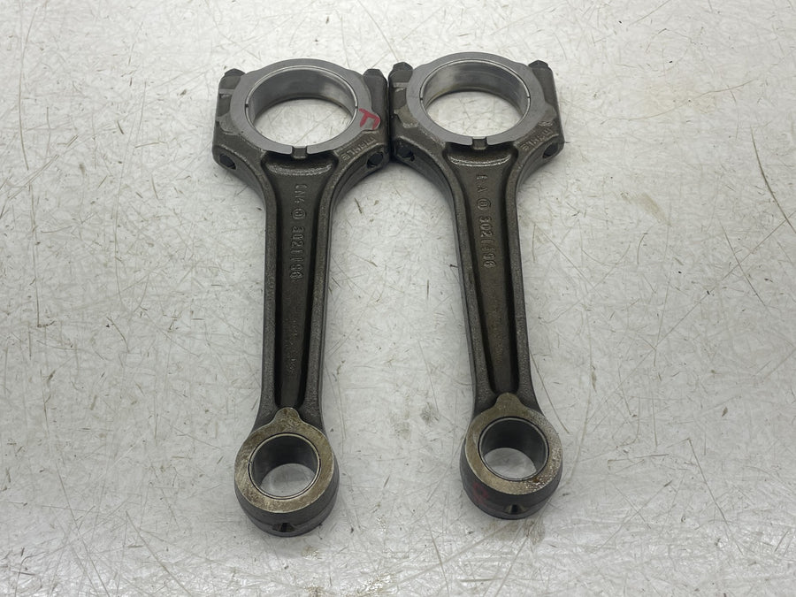 04-06 VICTORY KINGPIN ENGINE MOTOR PISTON CONNECTING RODS 3021196