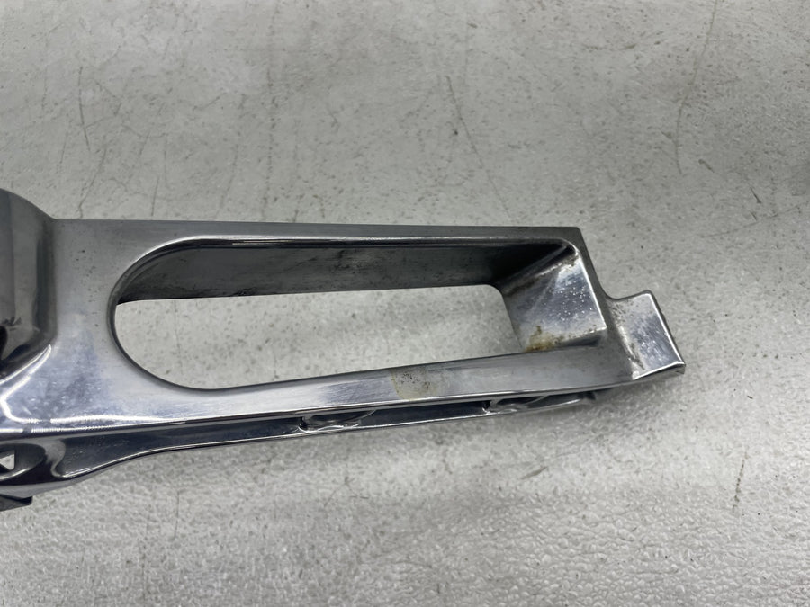 12-16 HARLEY-DAVIDSON STREET GLIDE FLHX REAR LEFT FENDER STRUT MOUNT BRACKET