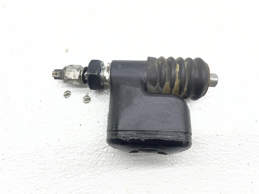 06-11 HARLEY-DAVIDSON DYNA LOW RIDER FXDL REAR BACK BRAKE MASTER CYLINDER